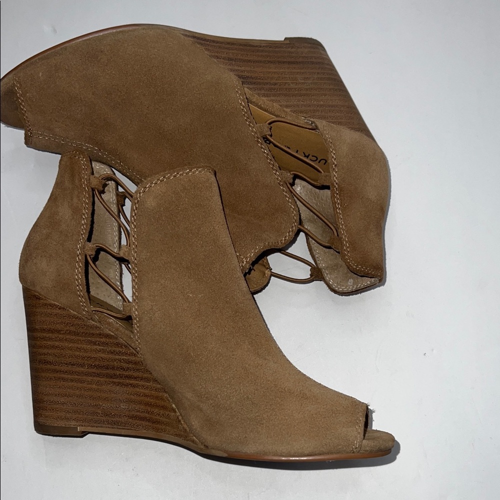 Women's Lucky Brand Tan Wedge Sandals size 8